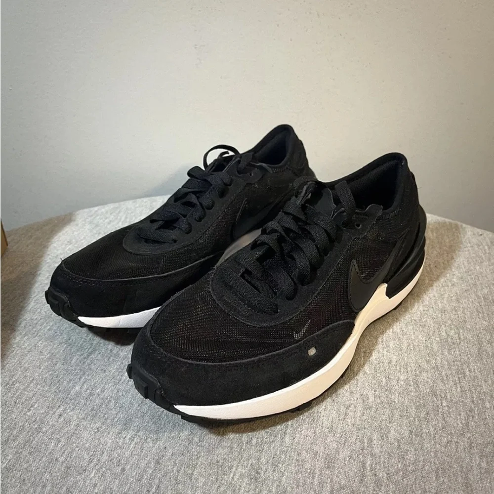 Nike GS Waffle One Grade School Black/White Sneaker Shoe Size 7Y DC0481-001​​​​